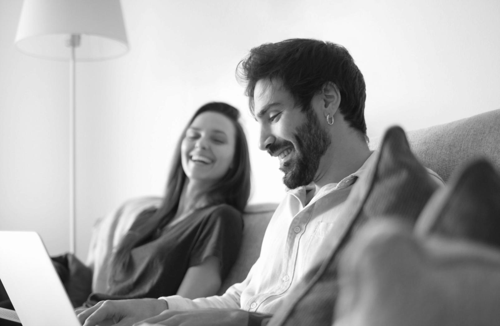 Equipo de weltranoiqa trabajando en estrategias de presupuestación efectiva